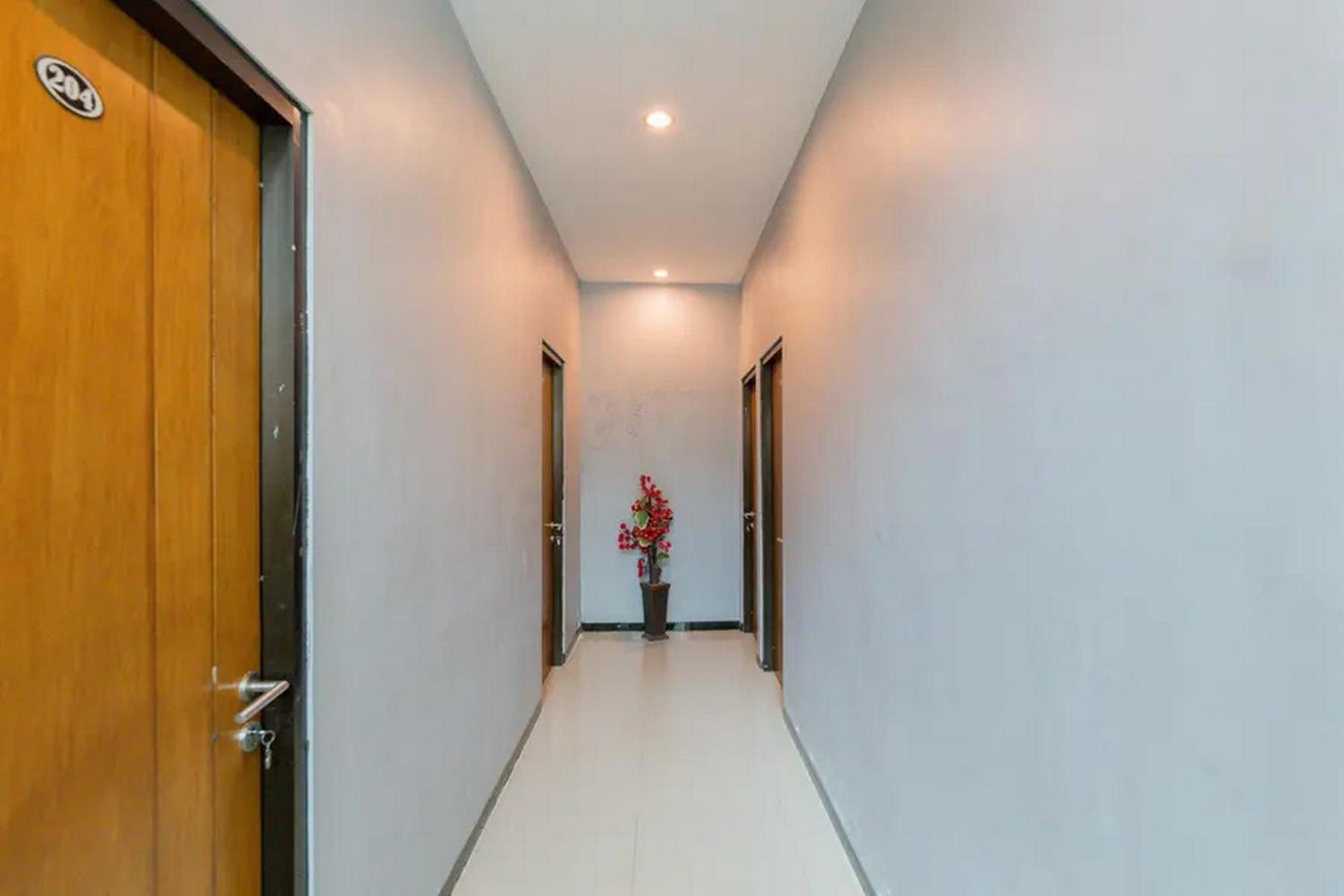 Reddoorz @ Manukan Surabaya Ngoại thất bức ảnh