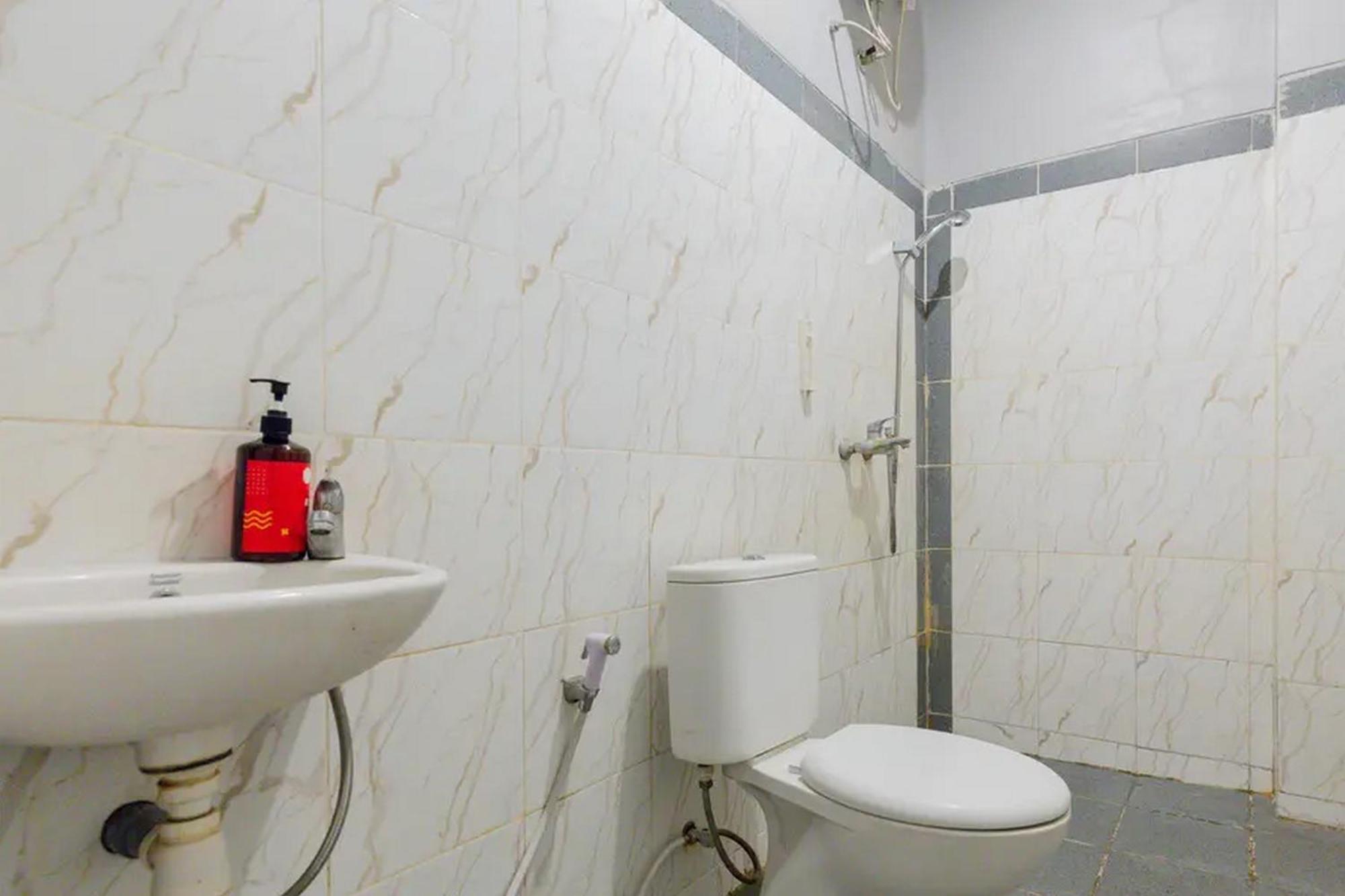 Reddoorz @ Manukan Surabaya Ngoại thất bức ảnh